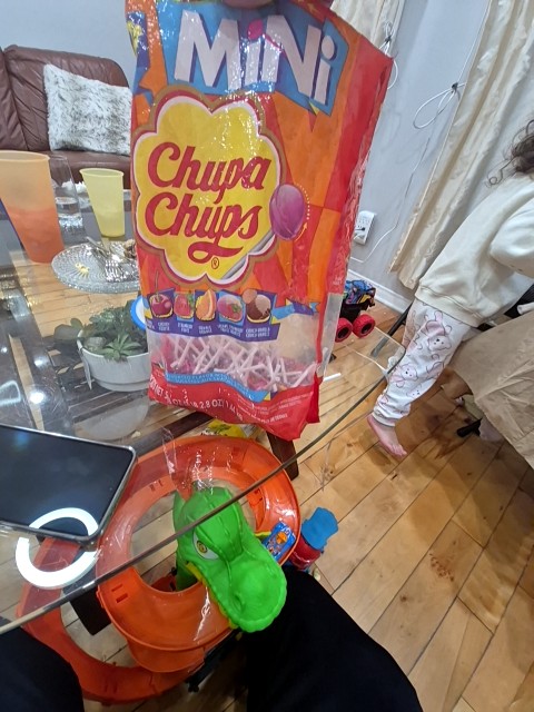 Chupa Chups Lollipops, Mini Assorted Flavours, 240 Count