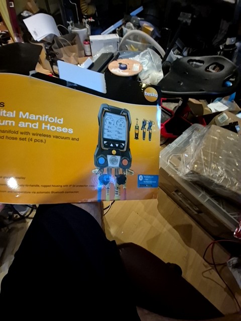 Testo 557s Smart Digital Manifold Kit with wireless temperature and vacuum probes and hoses, -14 to 870 psi